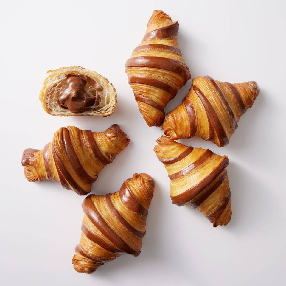 La viennoiserie moderne + les snacks sucrés fraîchement sortis du four