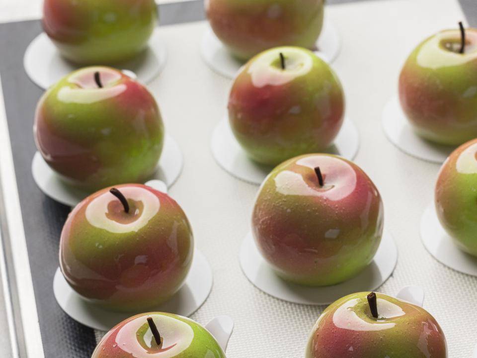 Trendy Pastry - Lifelike Fruits with Damien Wager