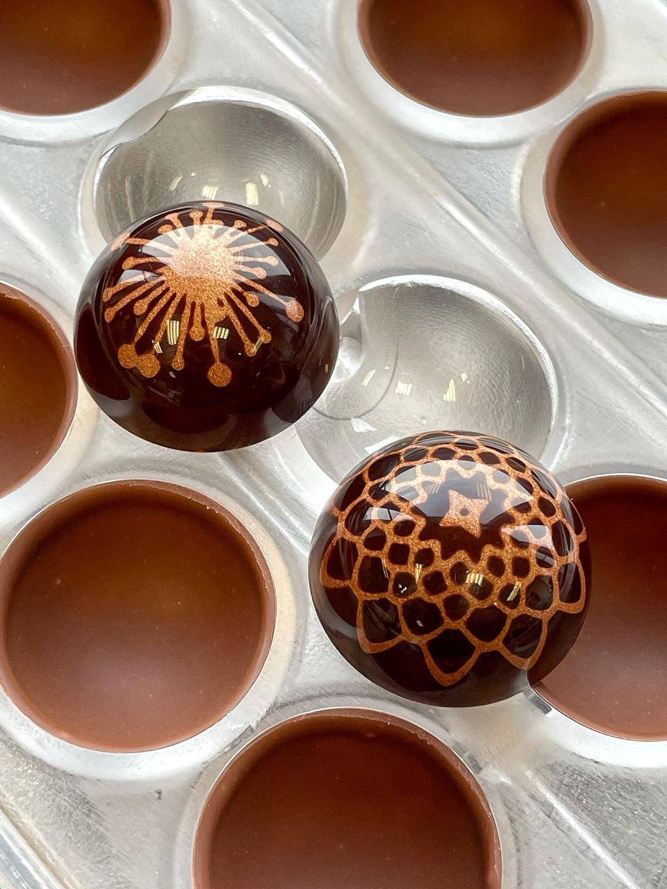 Molded Bonbons with Andrey Dubovik / Course 2