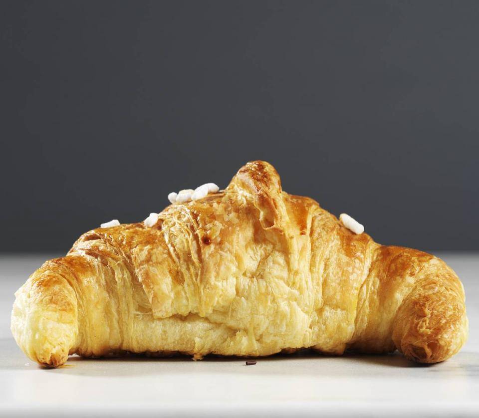 Croissant au chocolat et noisettes