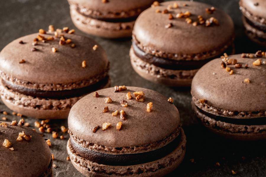 Chocolate macarons