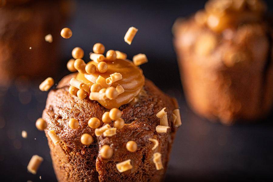 Muffin with caramel decorations