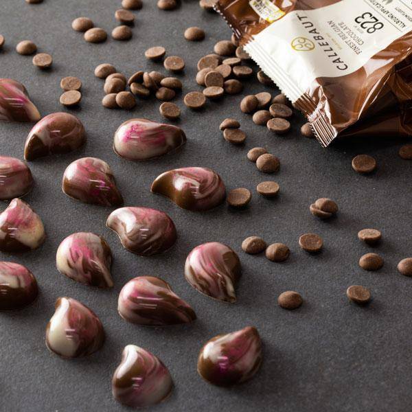 CHOCOLATE MOLDEADO 823