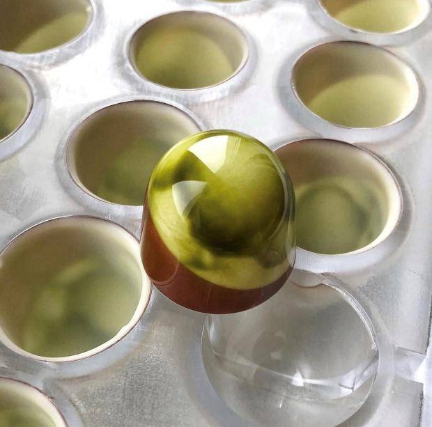 Projektowanie pralin artystycznych