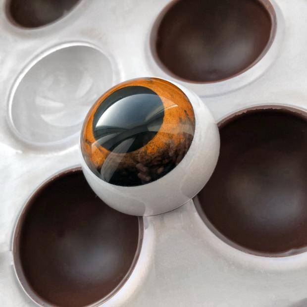 Projektowanie pralin artystycznych