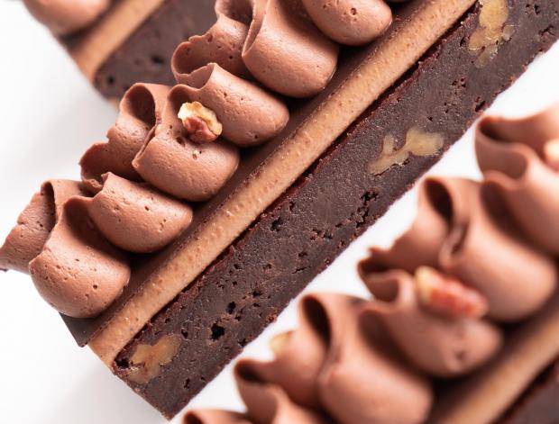 vegan chocolate pecan brownie