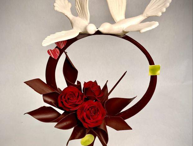2 doves chocolate sugar sculpture