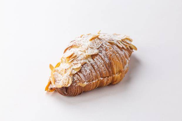 Круассан миндальный