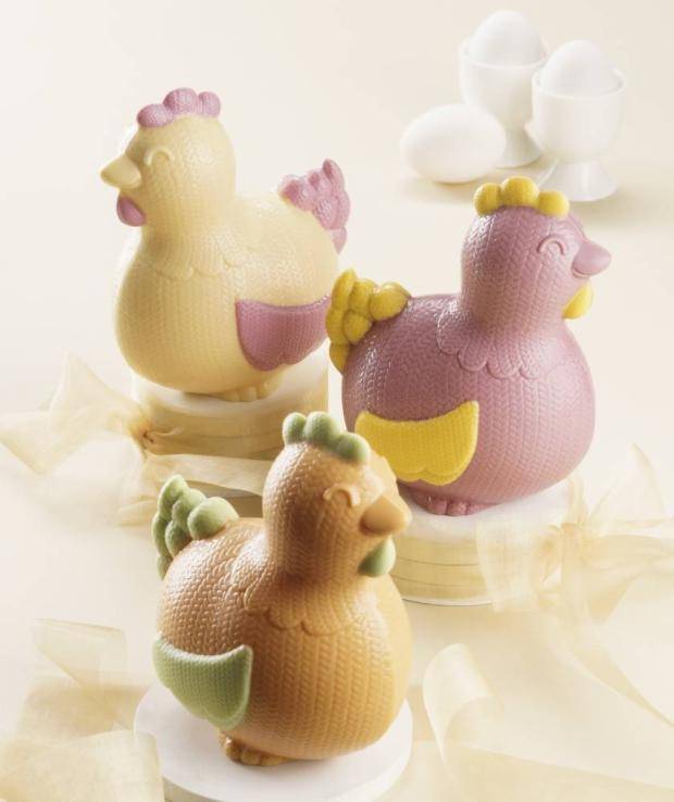 Carma knitted Hen