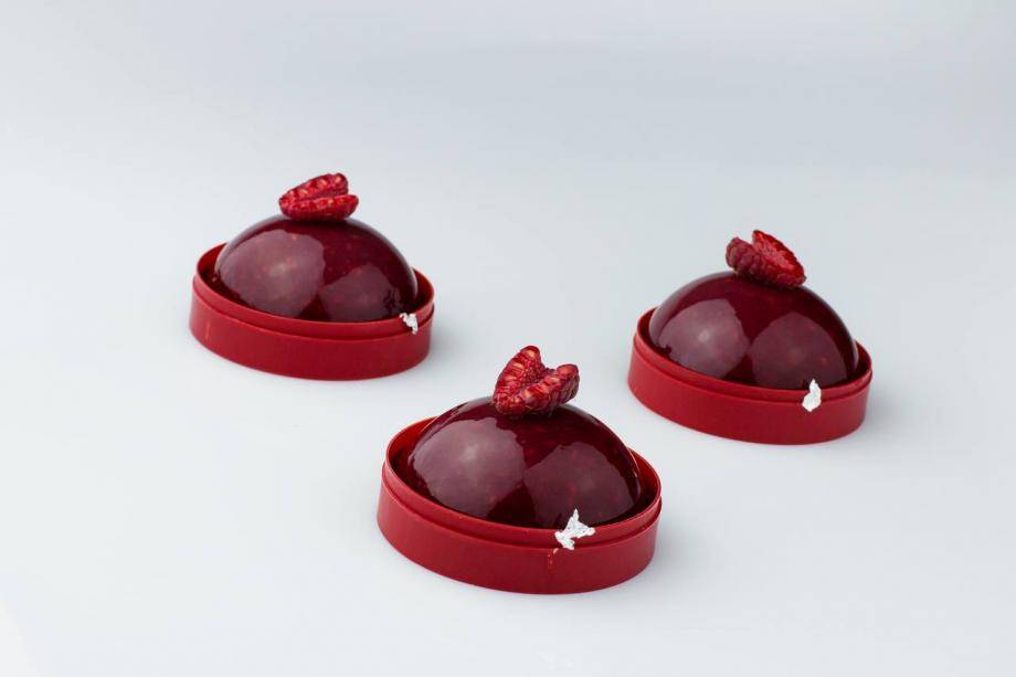 Пирожное "Малина-апельсин-фундук"