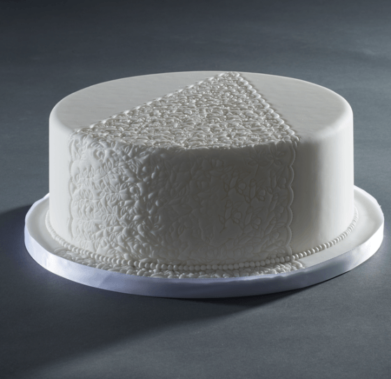 embossed cake